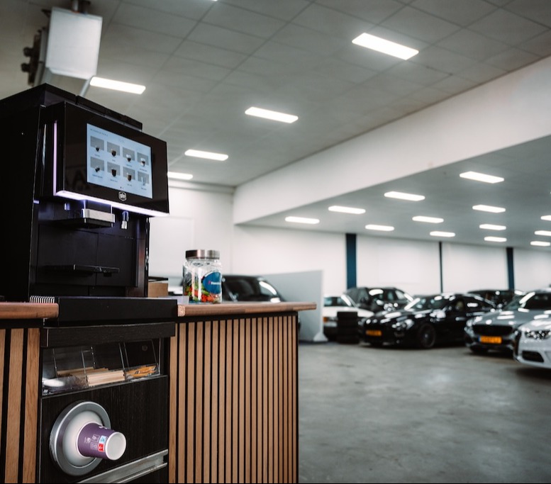 Subpage Details Top Second Image Receptionist | Zwaard Auto's